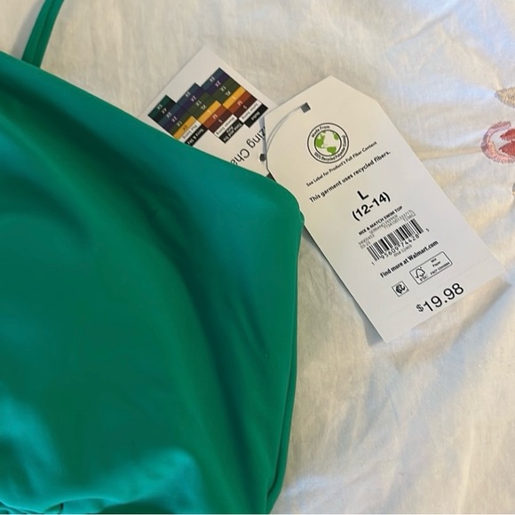 Time and Tru Women’s Halter Bikini
Swim Top Size L (12-14) - Green - Picture 7 of 8